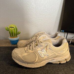 new balance 2002r // size 8.5